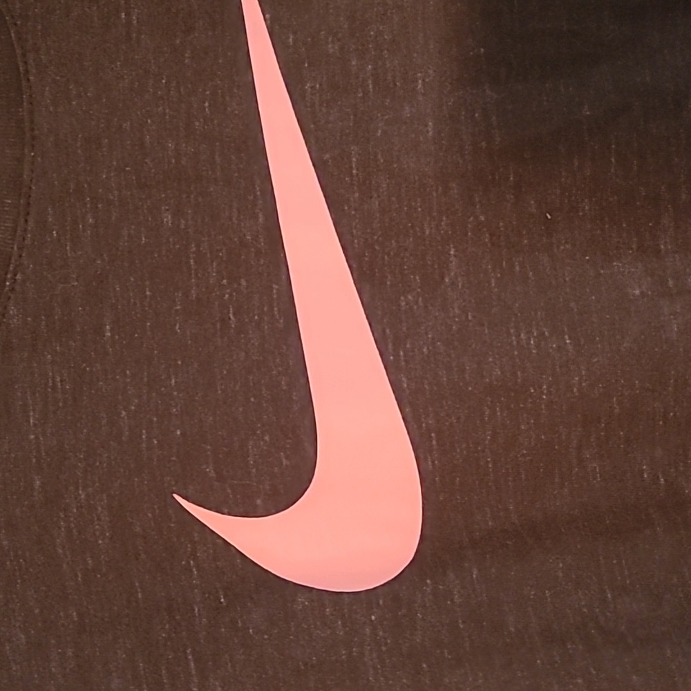 Womens nike tee - Picture 2 of 3